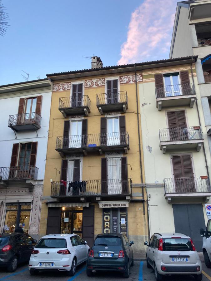 Casa Vacanza Sole Lago… Intra Exteriér fotografie
